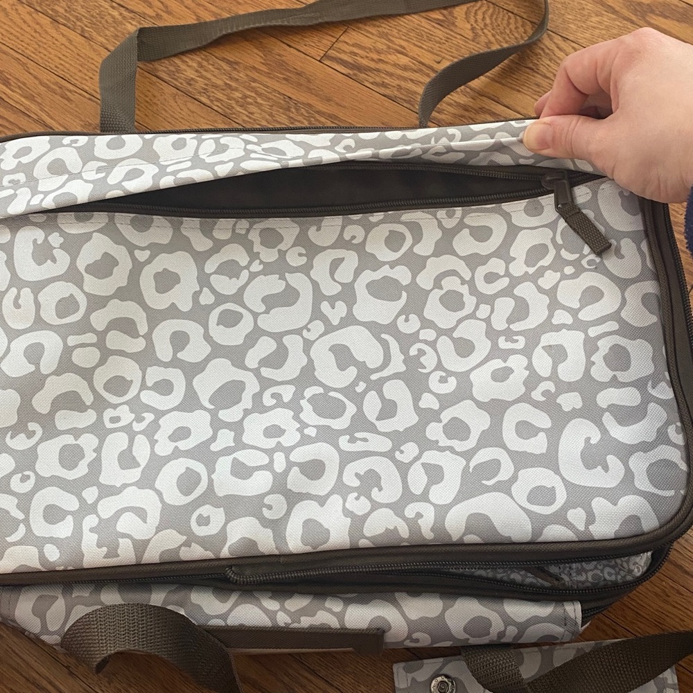 Thirty-one Perfect Party Casserole Carrier - Picture 5 of 16